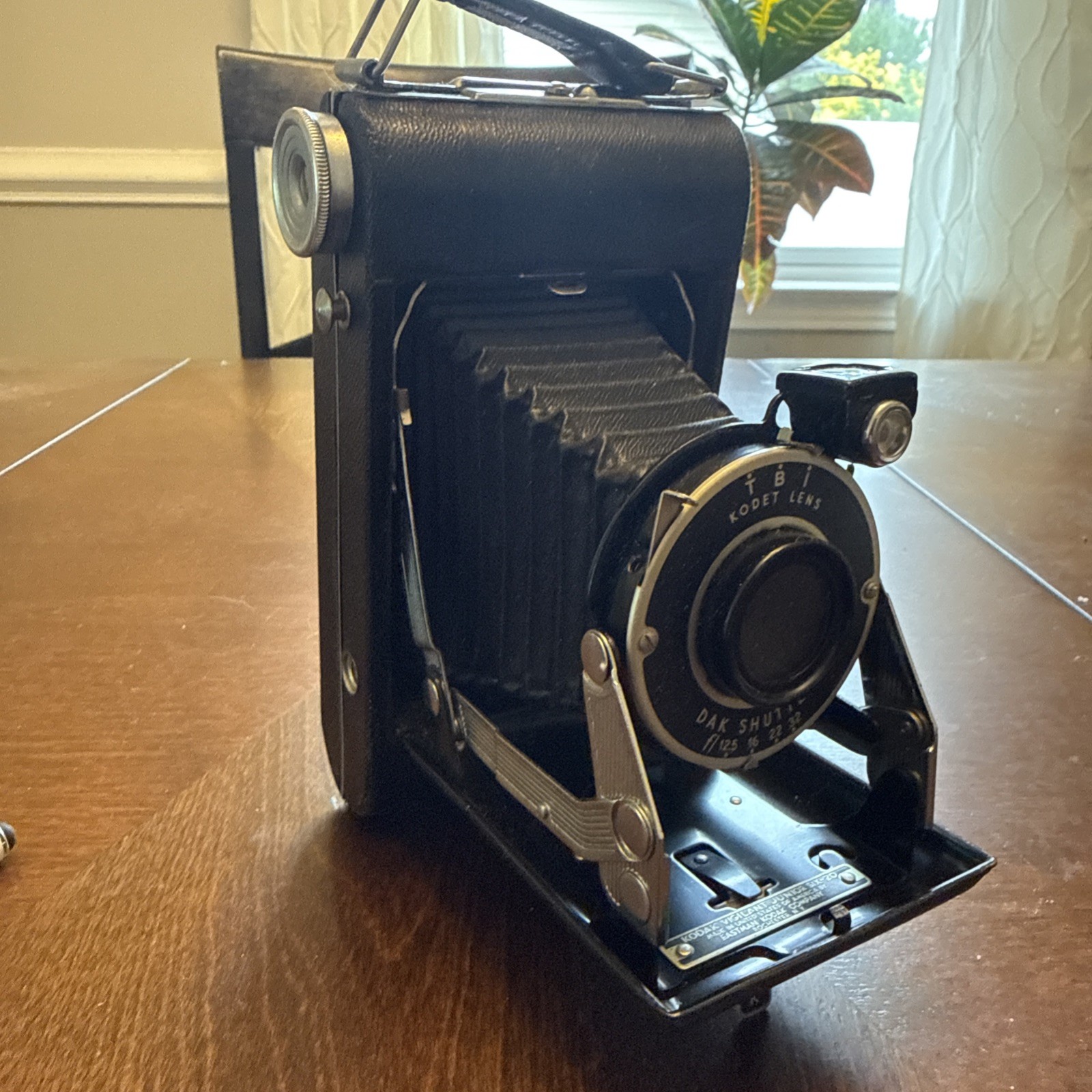 Kodak Vigilant Junior Six-20 Vintage Black Folding Camera Kodet Lens DAK Shutter