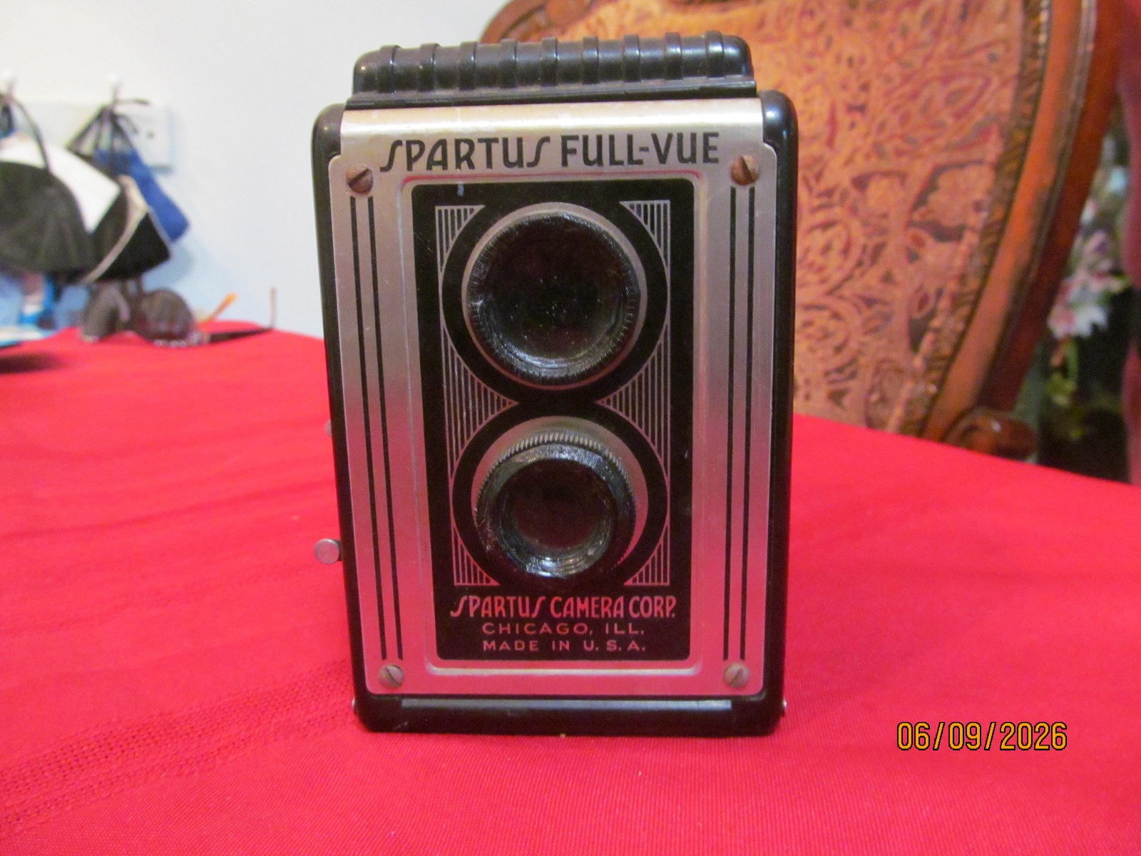 VINTAGE VERY NICE SPARTUS FULL VUE BOX CAMARA, UNTESTED