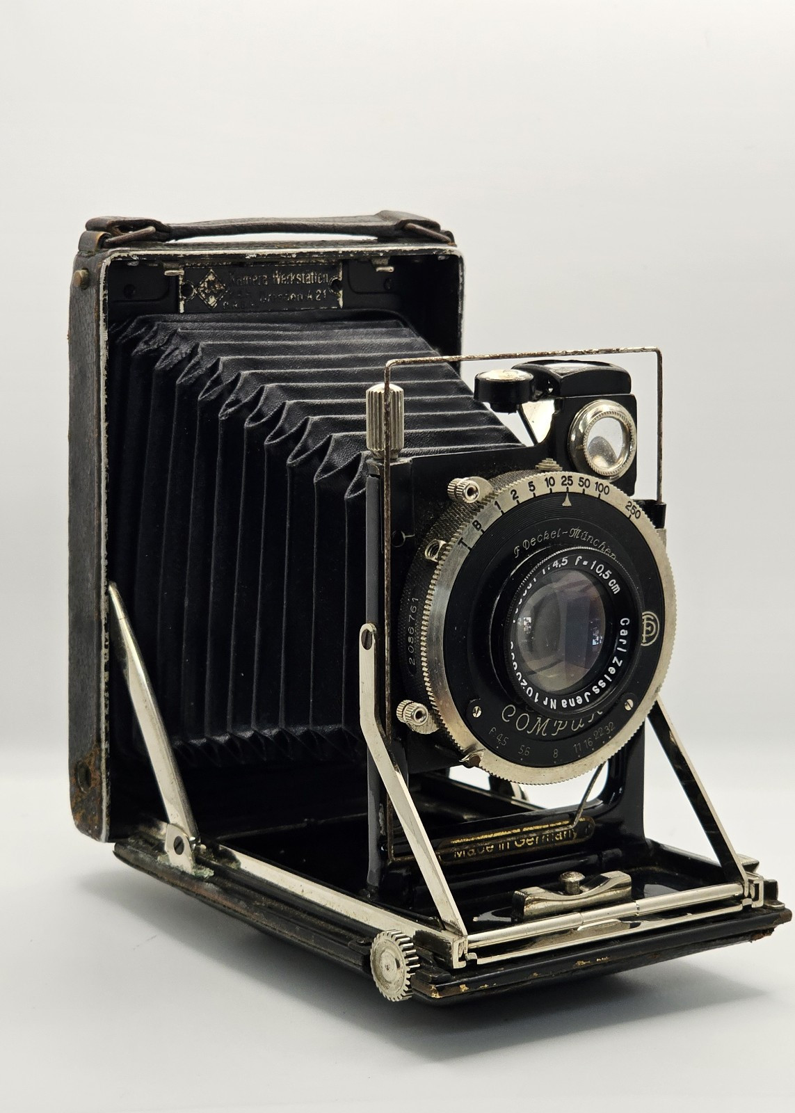 1930 Patent Etui (Kamera Werkstätten) and Zeiss Ikon Ground Glass Back