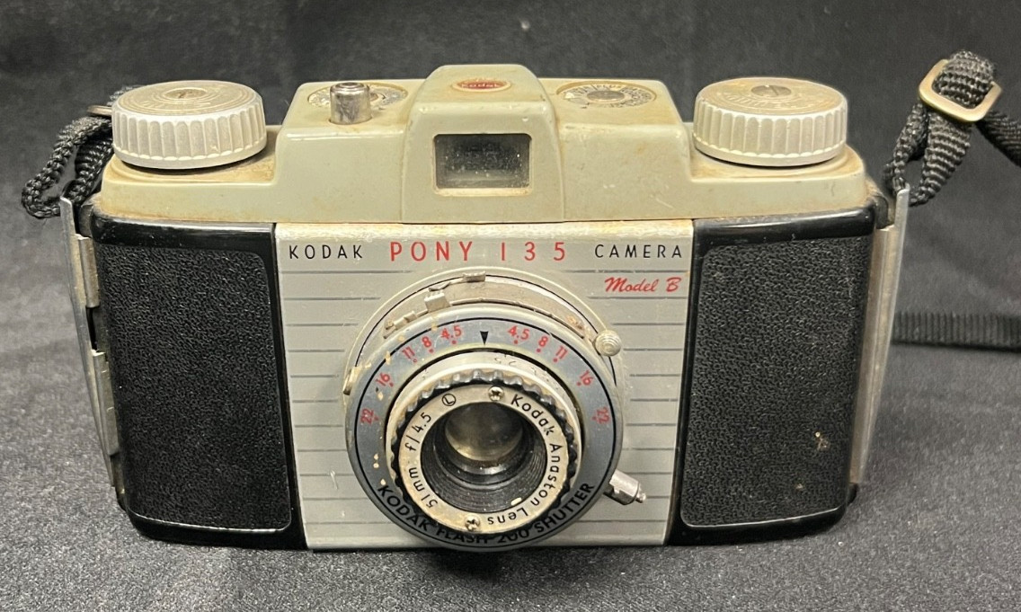Kodak Vintage Pony 135 Black Gray 35mm 200 Hanging Strap Camera SHUTTER IS STUCK