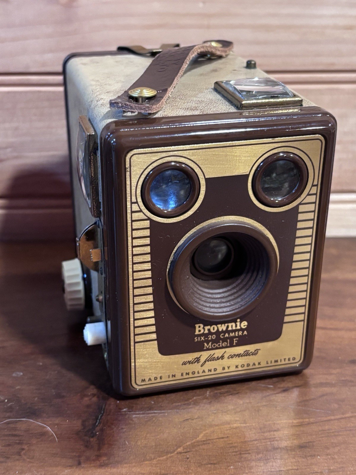 ••Kodak Brownie Six-20 Box Camera Model F w/ Flash Contacts Vintage 50s England