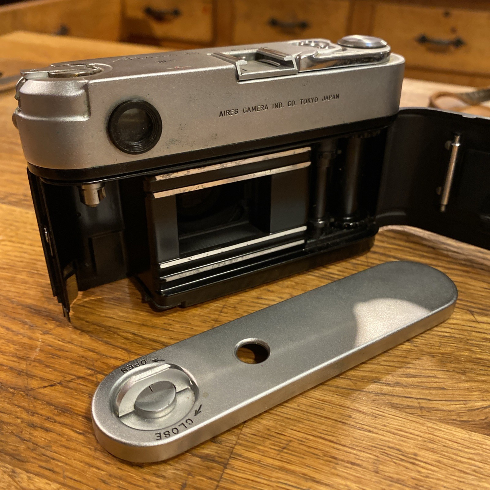 Vintage Aires 35 III C Film Camera w/ Leather Case Made In Japan Quality 35mm