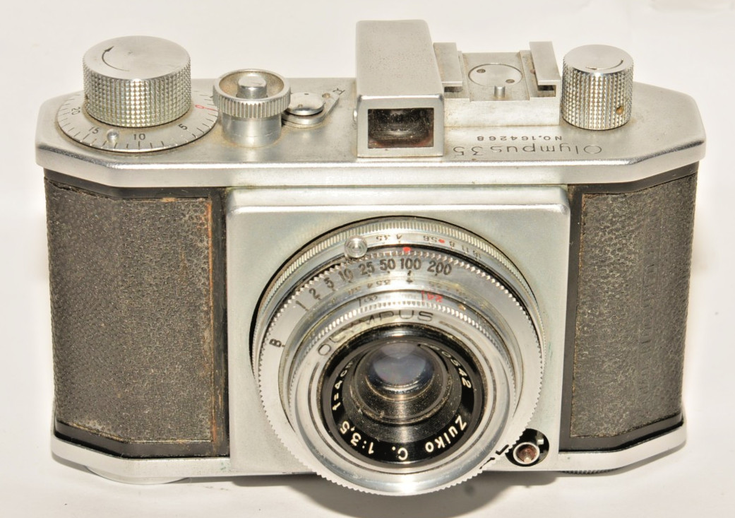 VINTAGE OLYMPUS 35 IV MADE IN OCCUPIED JAPAN. CLEAN EXAMPLE. ZUIKO LENS. WORKS.