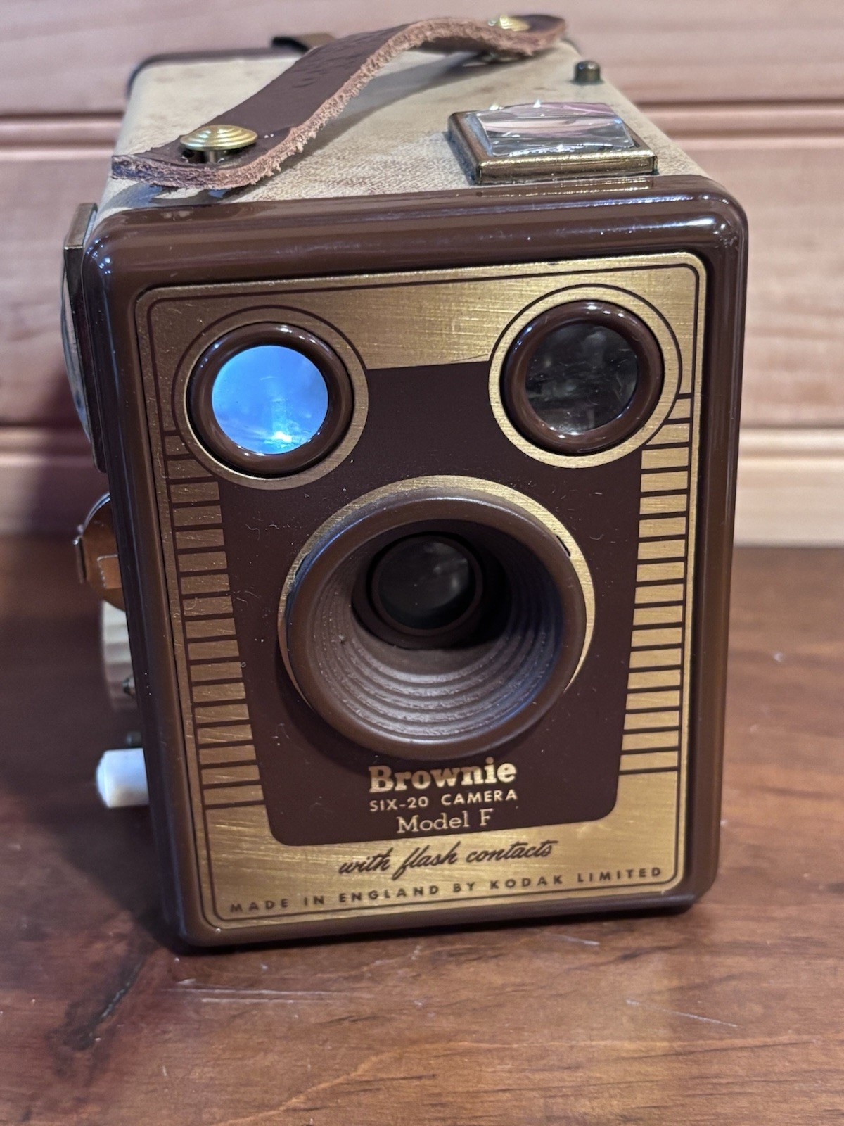 ••Kodak Brownie Six-20 Box Camera Model F w/ Flash Contacts Vintage 50s England