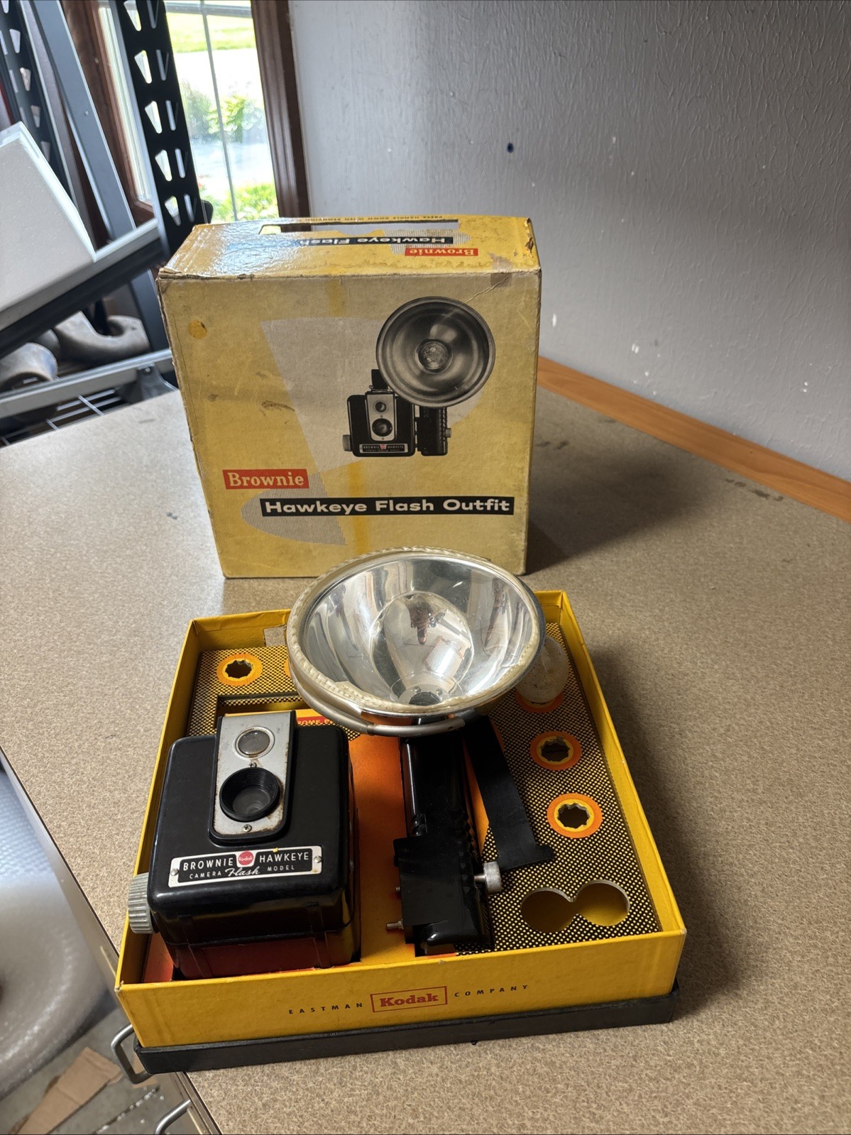 Vintage Kodak Brownie Hawkeye Flash Outfit Camera OG Box!! FREE SHIPPING! G3
