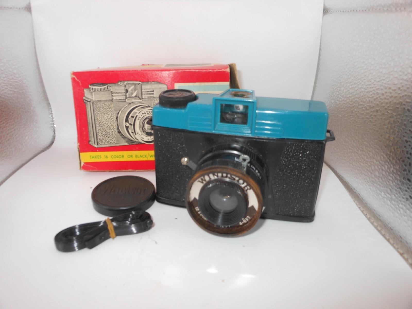 Vtg Black/Teal Plastic Windsor Camera w/Box/Cap/Film British Colony of Hong Kong